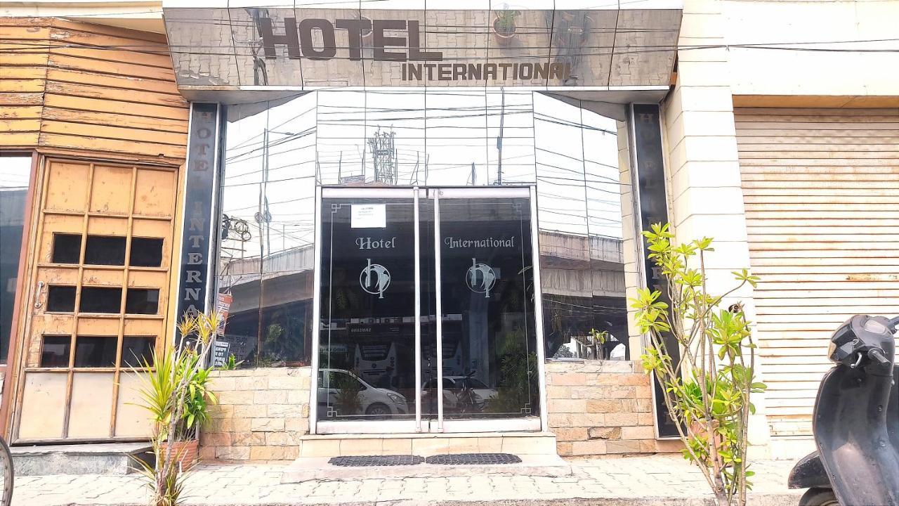 Hotel International -- Bus Stand Jalandhar City Exterior foto