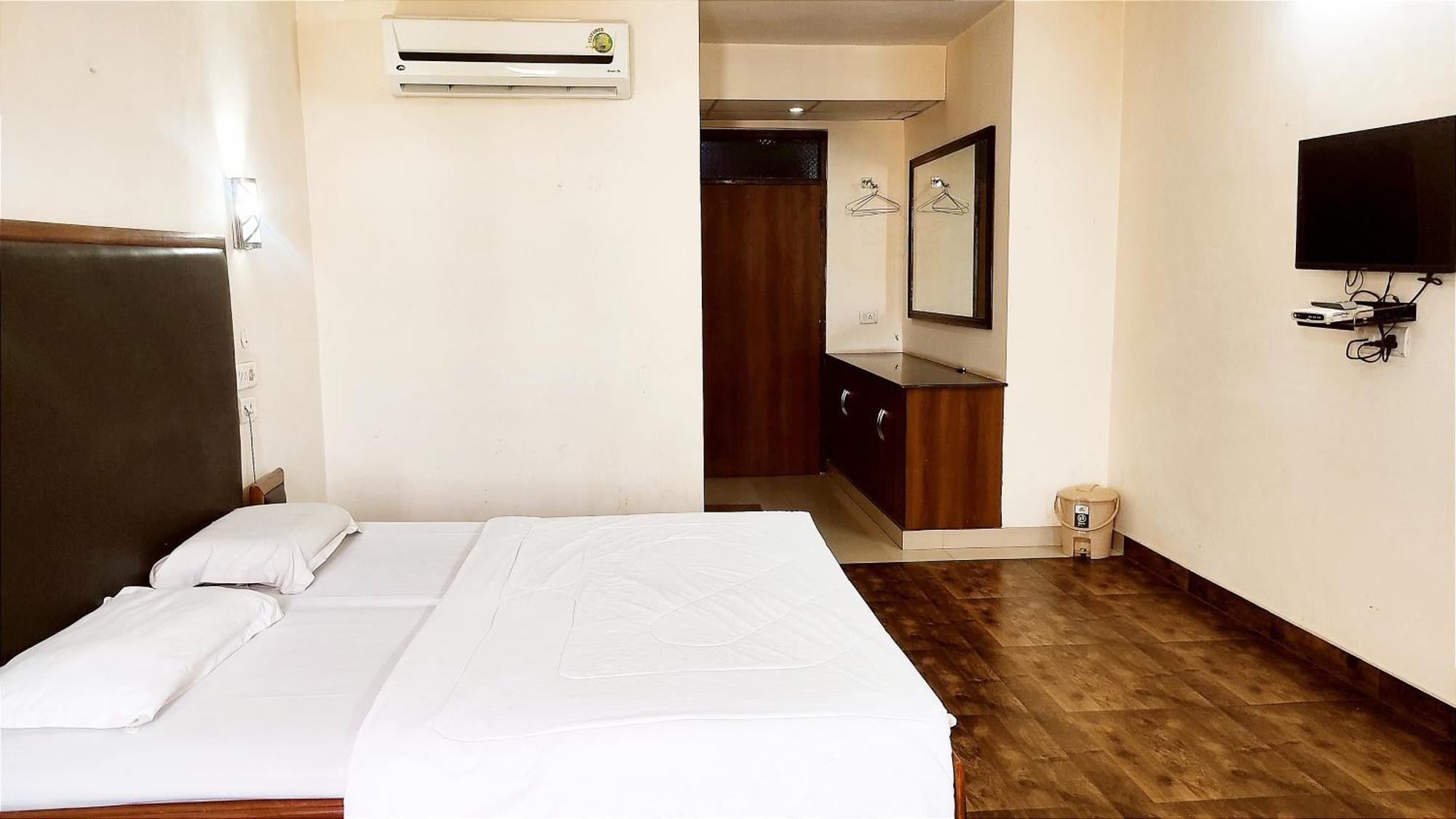 Hotel International -- Bus Stand Jalandhar City Exterior foto